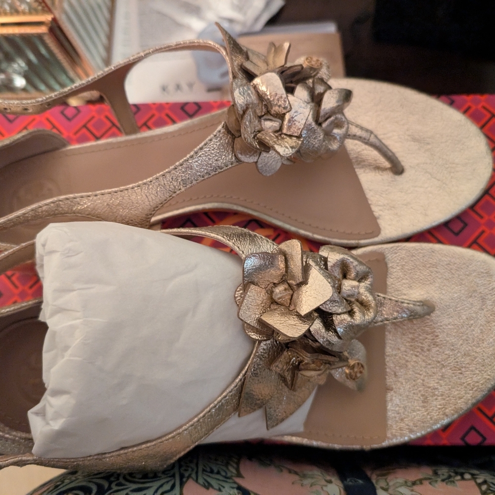 Tory Burch spark gold blossom sandal